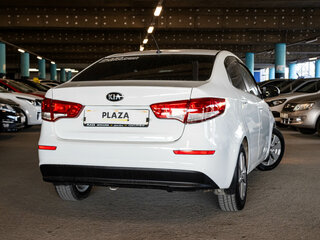 2015 Kia Rio III Рестайлинг, белый, 999000 рублей, вид 3