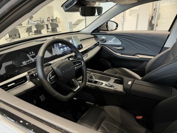 2025 Chery Arrizo 8, серебристый, 3275000 рублей - вид 5