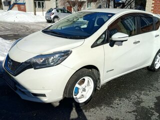 2017 Nissan Note e-Power II Рестайлинг, белый, 1050000 рублей, вид 1