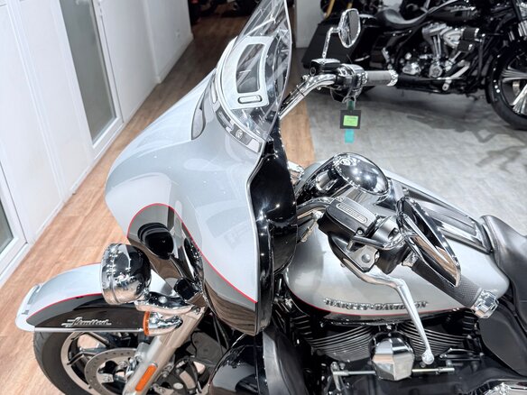 2015 Harley-Davidson Electra Glide, серебристый, 1399000 рублей - вид 20