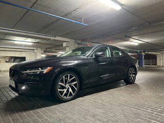 2020 Volvo S60 III, чёрный, 2360000 рублей, вид 2