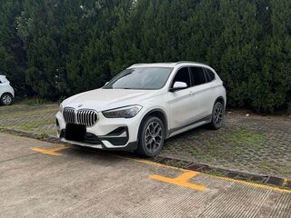 2022 BMW X1 Long 20Li sDrive II (F48) Рестайлинг, белый, 1900000 рублей, вид 2