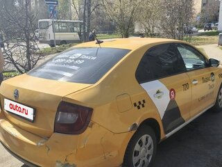 2018 Skoda Rapid I Рестайлинг, жёлтый, 680000 рублей, вид 3