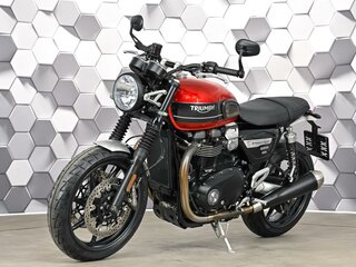 2019 Triumph Speed Twin, красный, 977000 рублей, вид 2