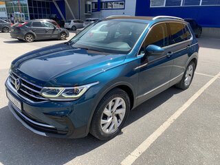 2022 Volkswagen Tiguan II Рестайлинг, синий, 2475000 рублей, вид 3
