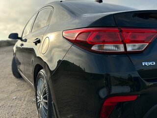 2019 Kia Rio IV, чёрный, 1299000 рублей, вид 4