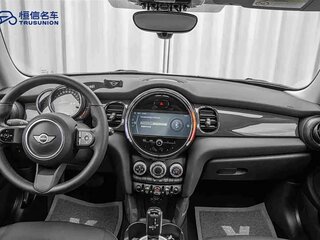 2022 Mini Hatch One III (F55/F56) Рестайлинг 2, бежевый, 1760000 рублей, вид 5