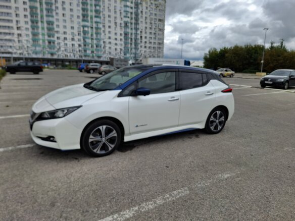 2019 Nissan Leaf II (ZE1), белый, 2500000 рублей - вид 10