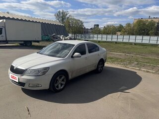 2012 Skoda Octavia II (A5) Рестайлинг, белый, 450000 рублей, вид 1