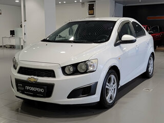2013 Chevrolet Aveo II, белый, 525000 рублей, вид 1