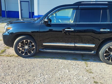2012 Toyota Land Cruiser 200 Series Рестайлинг 1, чёрный, 3500000 рублей, вид 4