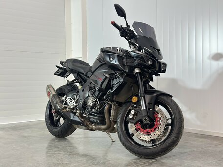 2018 Yamaha MT-10, чёрный, 1099000 рублей, вид 2