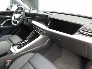 2025 Audi Q5 40 TFSI III (GU), синий, 7680000 рублей, вид 5