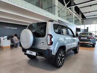 2026 Lada (ВАЗ) Niva Travel I Рестайлинг, серебристый, 1809000 рублей, вид 4