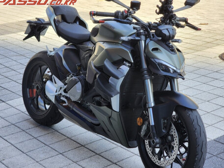 2025 Ducati Streetfighter V2, зелёный, 1650000 рублей, вид 1