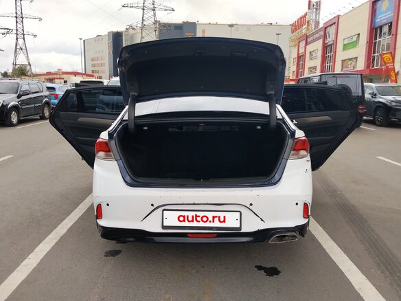 2018 Hyundai Sonata VII (LF) Рестайлинг, белый, 900000 рублей - вид 10