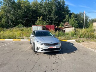 2019 Kia Optima IV Рестайлинг, серебристый, 1850000 рублей, вид 2