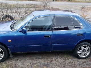 1991 Toyota Camry III (XV10), синий, 200000 рублей, вид 3