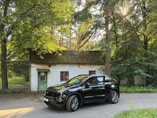 2022 Cadillac XT4 I, чёрный, 3500000 рублей, вид 3