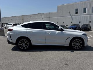 2021 BMW X6 40i III (G06), белый, 7500000 рублей, вид 3