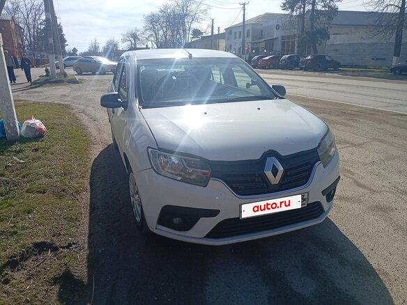 2014 Renault Logan II, белый, 500000 рублей - вид 1
