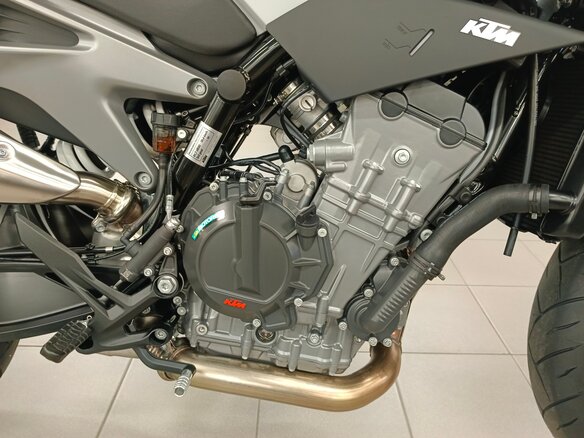 2023 KTM 790 Duke, серый - вид 9