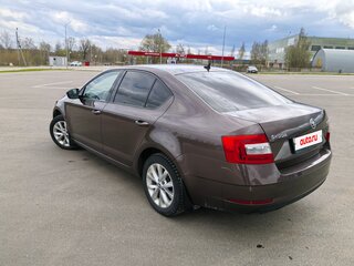 2017 Skoda Octavia III (A7), коричневый, 1950000 рублей, вид 3