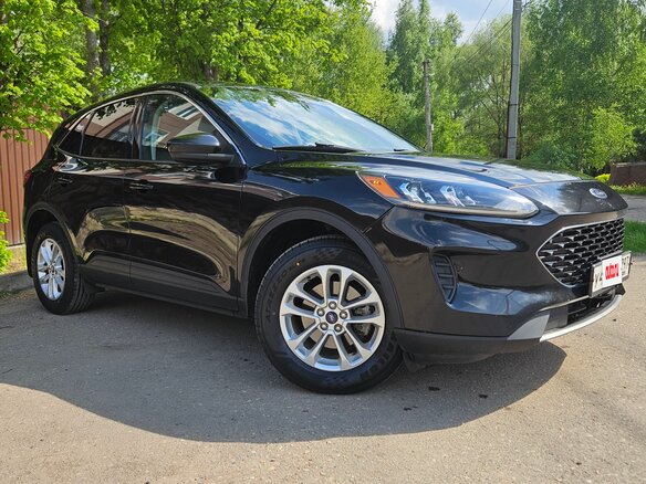 2020 Ford Escape IV, чёрный, 2050000 рублей - вид 1
