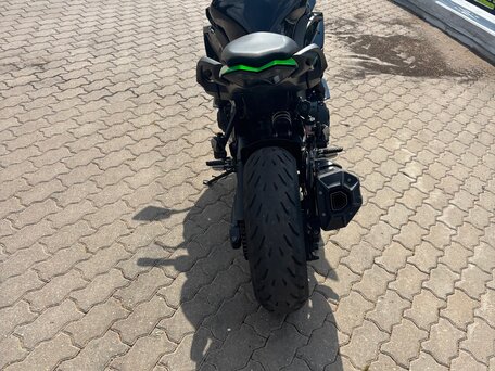 2023 Kawasaki Ninja 1000 SX, чёрный, 999999 рублей, вид 4