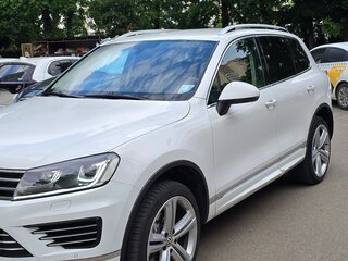 2017 Volkswagen Touareg II Рестайлинг, белый, 3500000 рублей, вид 1