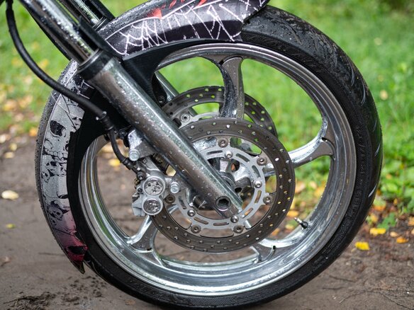 2010 Yamaha XV 1900, красный - вид 13
