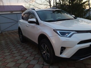 2017 Toyota RAV4 IV (XA40) Рестайлинг, белый, 2650000 рублей, вид 1