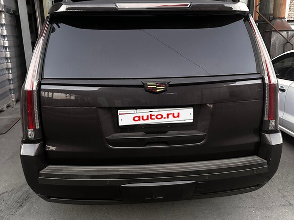 2015 Cadillac Escalade IV, серый, 2200000 рублей - вид 2