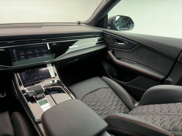 2025 Audi RS Q8 Performance I Рестайлинг, чёрный, 22250000 рублей - вид 13
