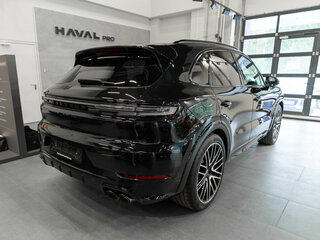 2026 Porsche Cayenne III Рестайлинг, чёрный, 21650000 рублей, вид 3