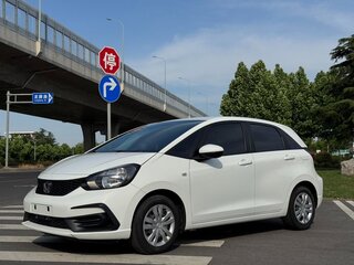 2023 Honda Fit Crosstar IV Рестайлинг, белый, 980000 рублей, вид 1