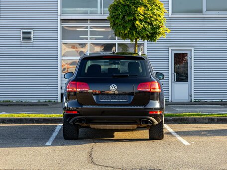 2014 Volkswagen Touareg II, чёрный, 2049000 рублей, вид 5