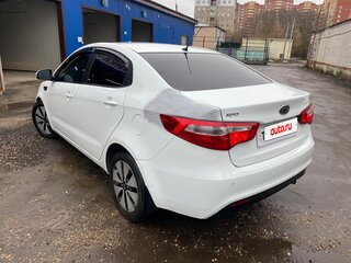 2012 Kia Rio 4-speed III, белый, 680000 рублей, вид 3