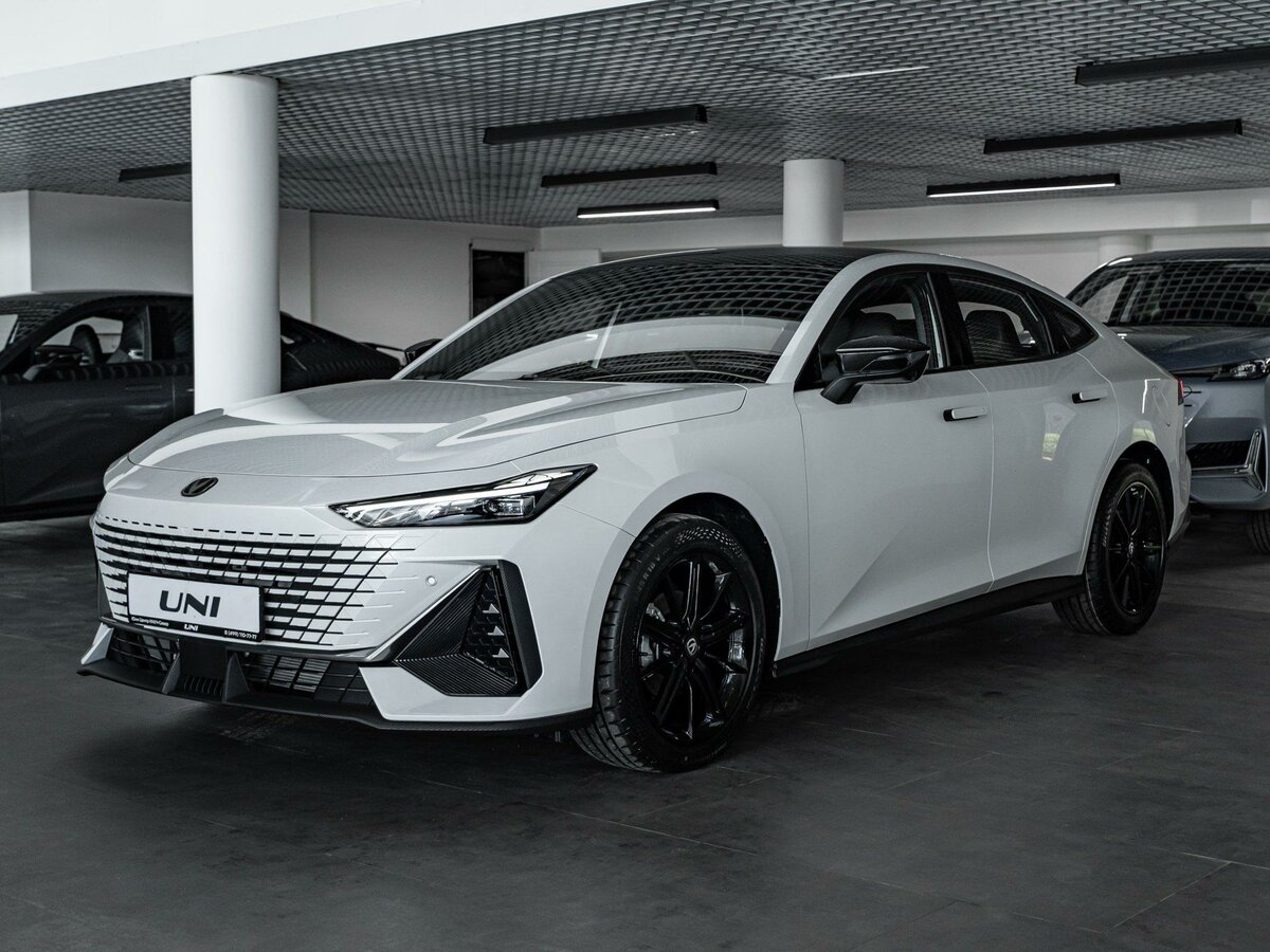 Открыть фотографии: Changan UNI-V I