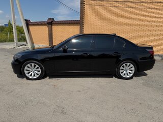 2007 BMW 5 серии 520i V (E60/E61) Рестайлинг, чёрный, 1150000 рублей, вид 4