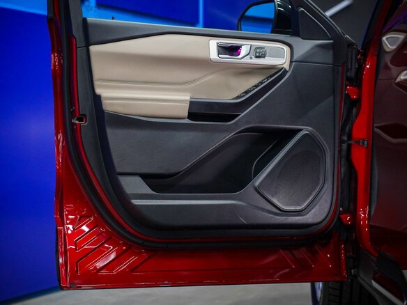 2019 Ford Explorer VI, красный, 3695000 рублей - вид 14