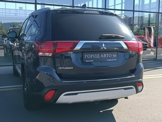 2021 Mitsubishi Outlander III Рестайлинг 3, синий, 2550000 рублей, вид 5