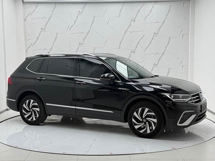 Открыть фотографии: Volkswagen Tiguan II Рестайлинг (China Market)