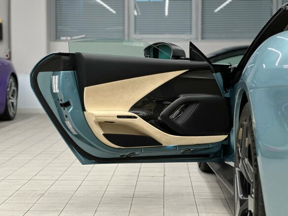 2026 Ferrari 12Cilindri Spider, зелёный, 71500000 рублей - вид 32