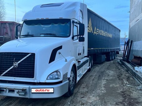 2004 Volvo VN, белый, 2500000 рублей, вид 2