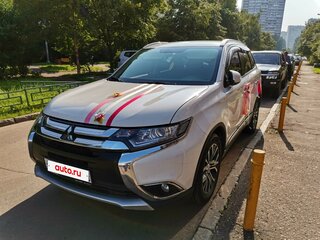 2016 Mitsubishi Outlander III Рестайлинг 2, белый, 2000000 рублей, вид 2