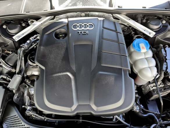 2018 Audi A4 V (B9), синий, 1530000 рублей - вид 8