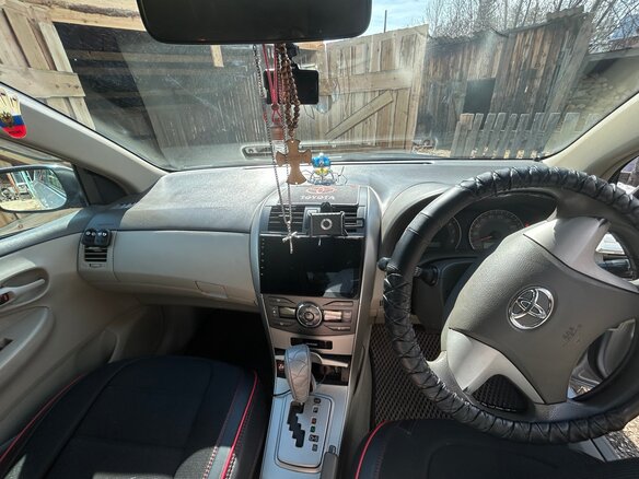 2010 Toyota Corolla Axio X (E140, E150) Рестайлинг, серебристый, 1200000 рублей - вид 5