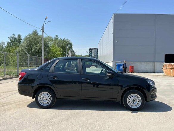2026 Lada (ВАЗ) Granta I Рестайлинг, чёрный, 987000 рублей - вид 3