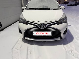 2017 Toyota Yaris III Рестайлинг 2, белый, 950000 рублей, вид 1